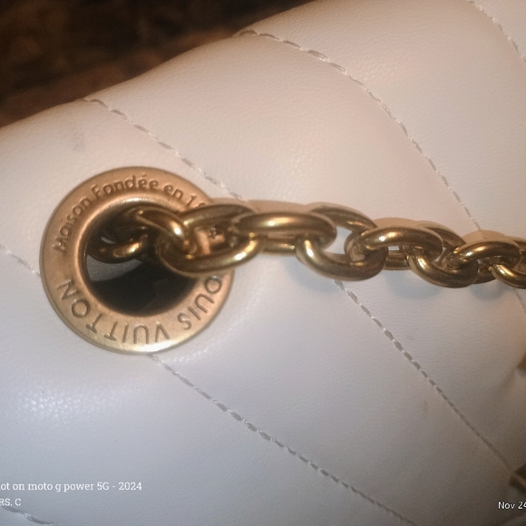 Lv Calfskin New Wave Multi Pochette Snow Shoulder Crossbody Chain LV - Picture 8 of 16